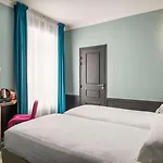 Archetype Etoile Hotel