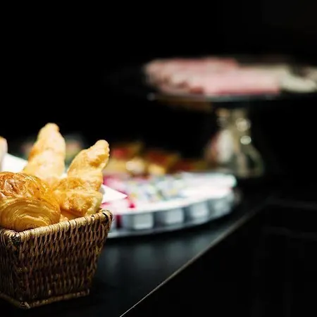فندق أرك تايب إيتوال باريس
