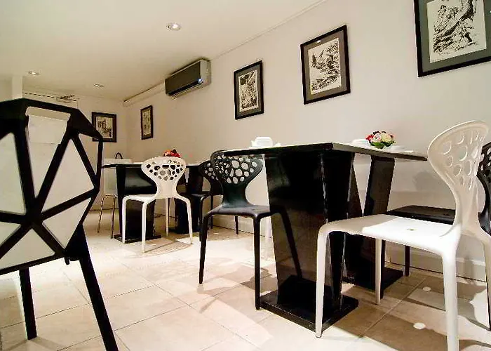 Archetype Etoile Hotel 3*