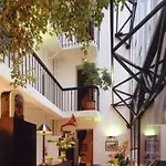 Archetype Etoile Hotel Paris